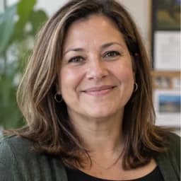 Claudia V., Coordinadora institucional