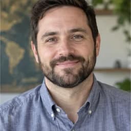 Santiago N., Responsable de programas